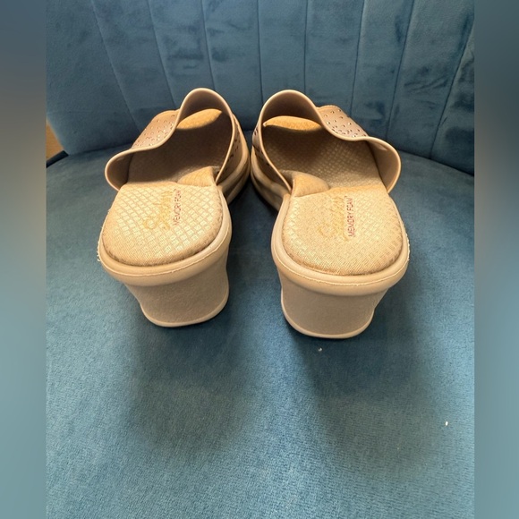 Skechers Sandals Womens Size 8 Rumblers Studded Memory Foam Wedge in Taupe EUC - Picture 4 of 7